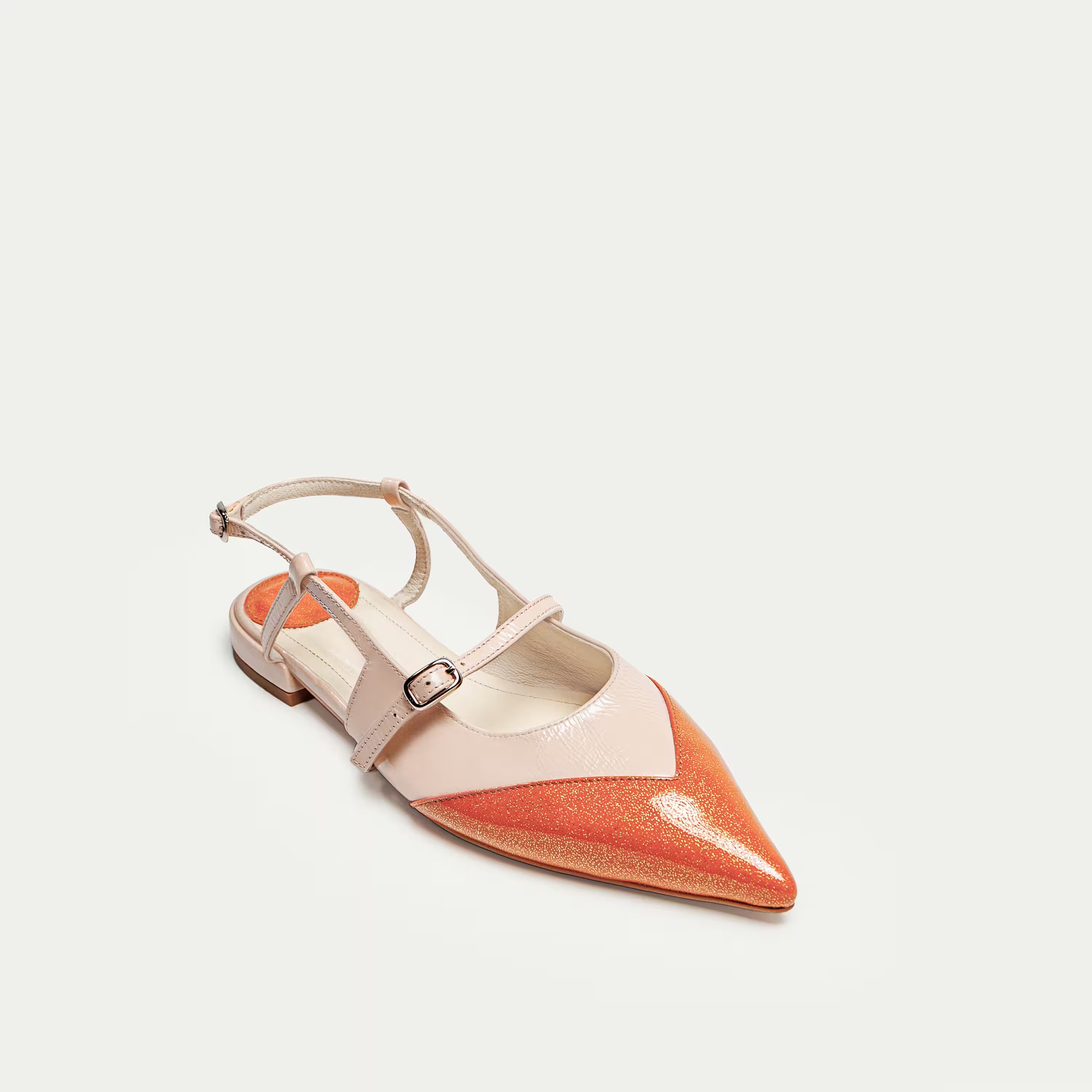 HUHUA Nora leather pumps 3/4 view Amber