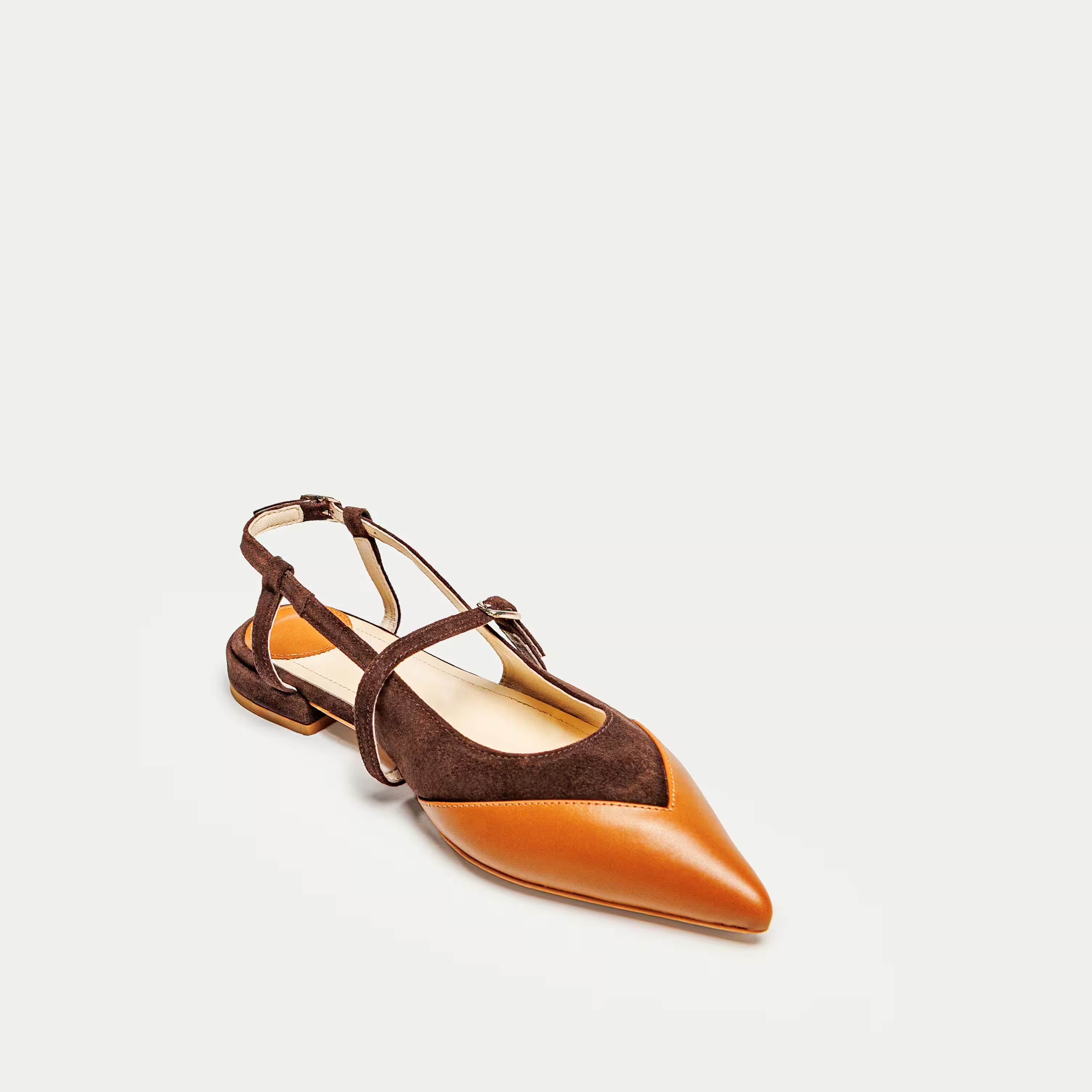 HUHUA Nora leather pumps 3/4 view Tan