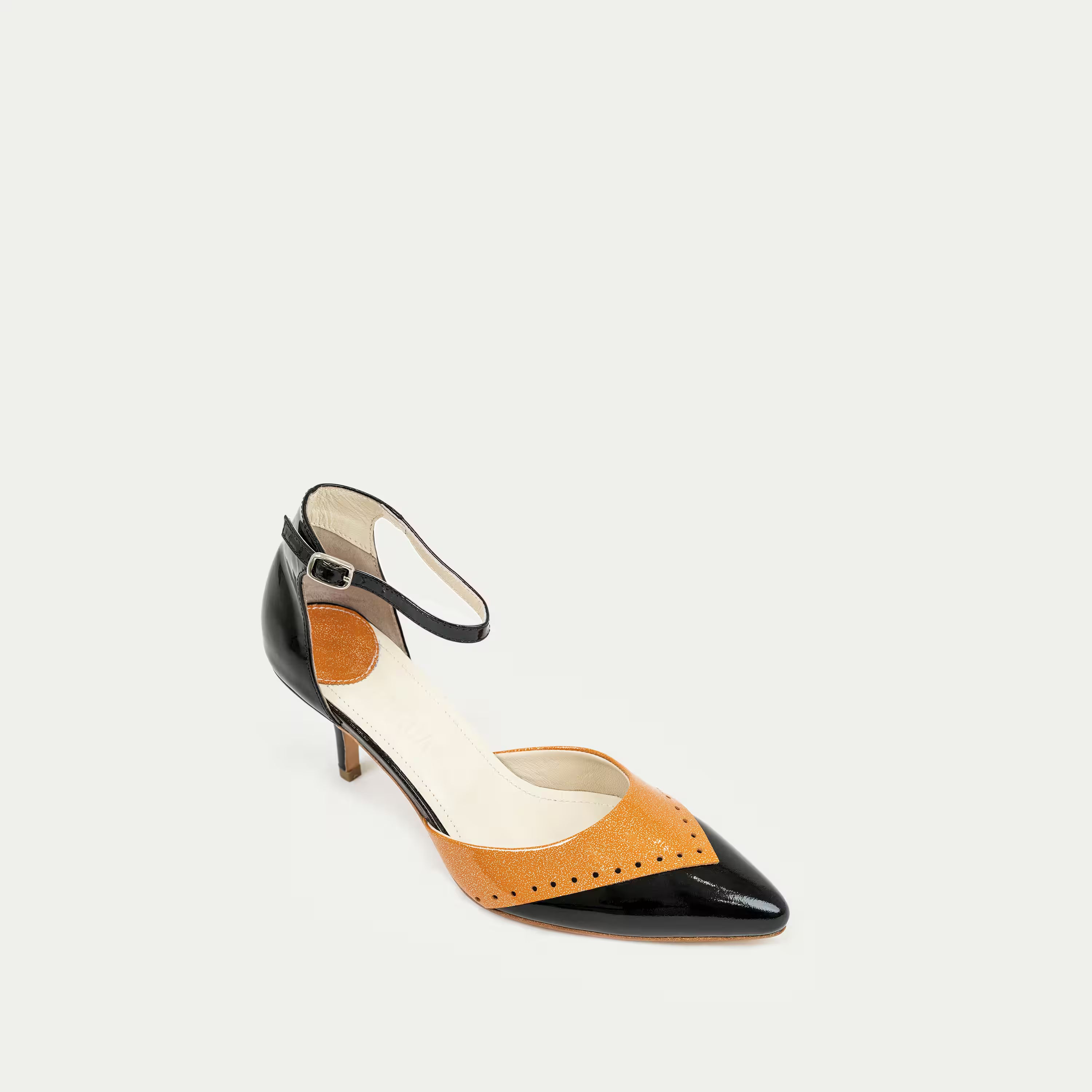 HUHUA INES handcrafted women's leather pumps 3/4 view Amber