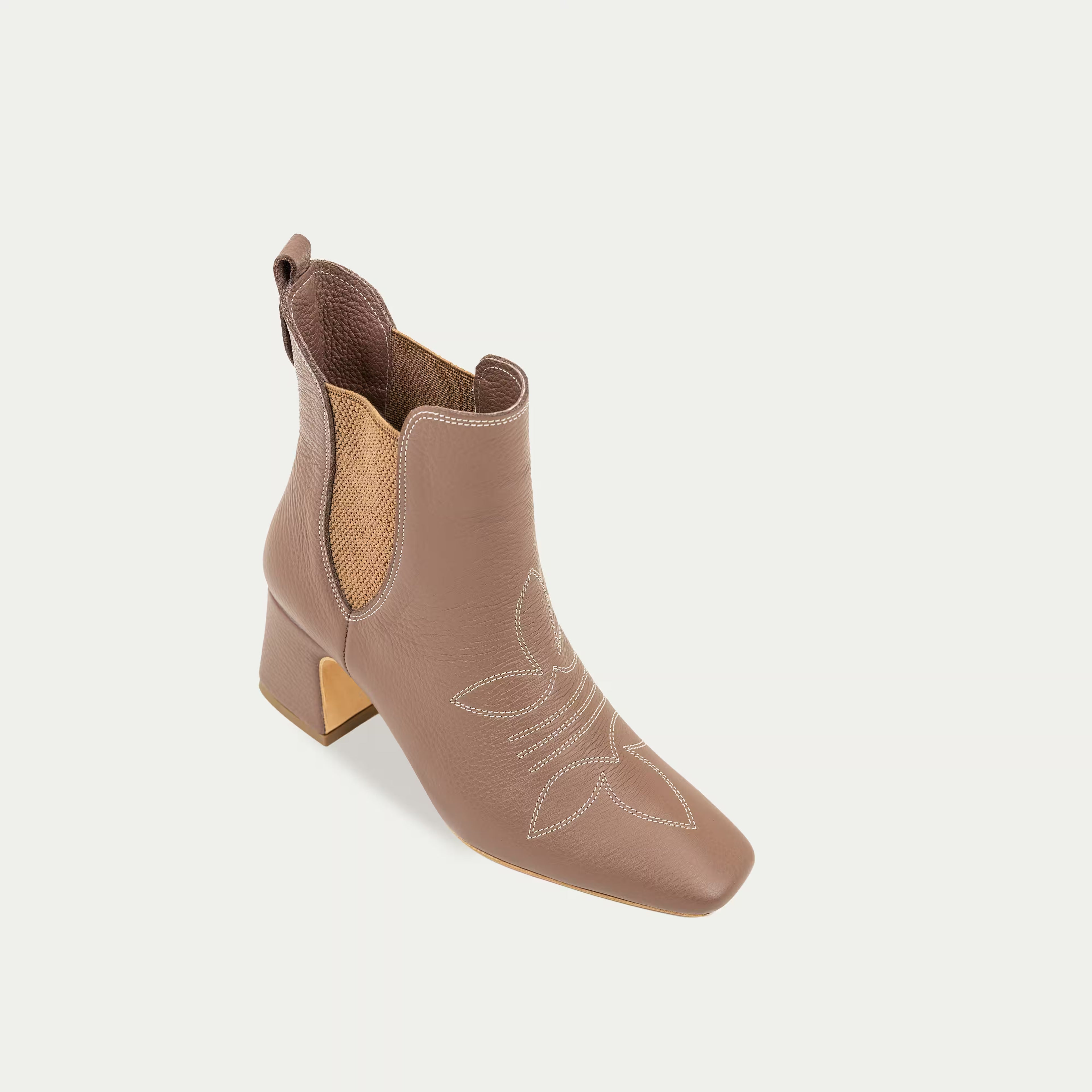 HUHUA Siena women's leather pumps 3/4 view Mocha