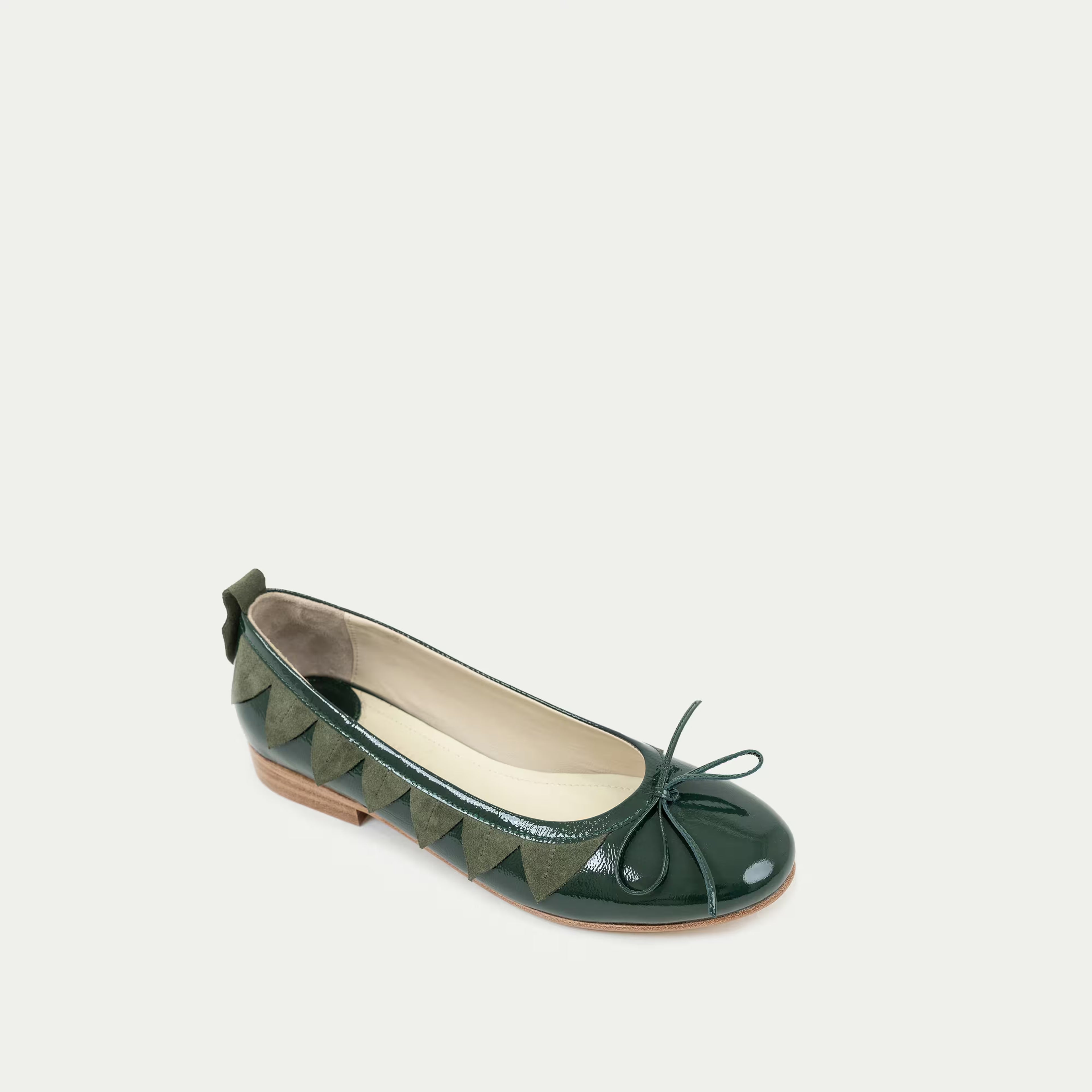 HUHUA ELEN handcrafted women's leather pumps 3/4 view Sage