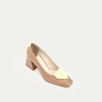 HUHUA Woodi handcrafted women's leather pumps 3/4 view Camel